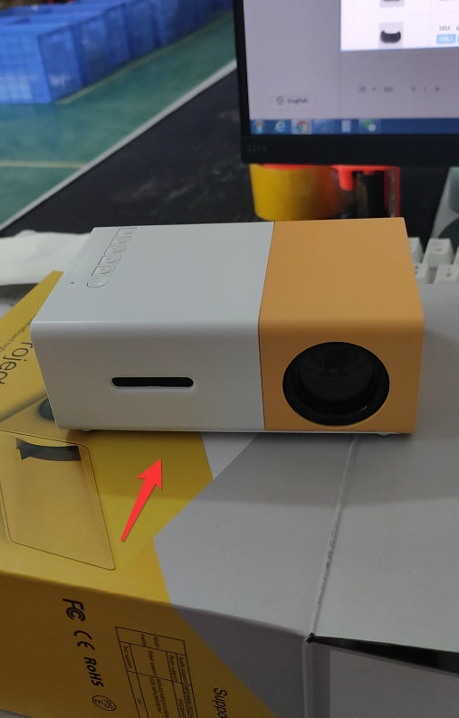 Tragbarer Mini-Projektor YG300 – Heimkino bis 100 Zoll