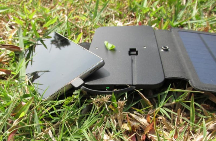 Faltbares 8W-Solarladegerät – Kostenlose Sonnenenergie für unterwegs